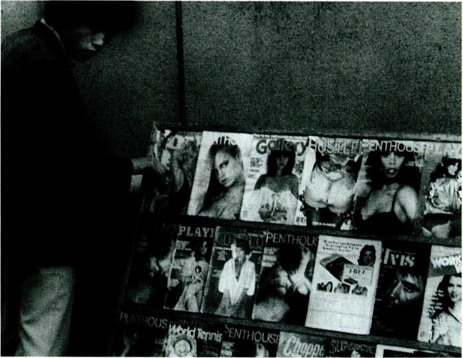 대중 매체는 현실을 왜곡하거나 인간을 상품화하기도 한다.