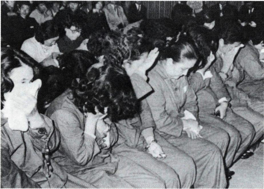 황금 만능주의 . 향락주의 비리 · 개인주의에 대한 추구는 도덕성의 부재를 의미한다.