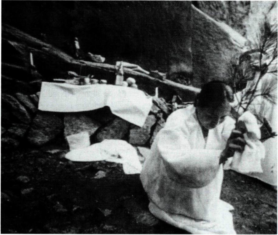 몰아의 엑스터시 체험은 모든 샤먼들이 갖는 보편적인 입무 과정이다.