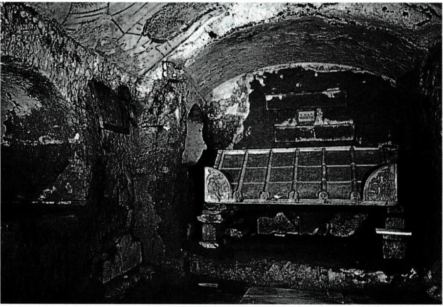 성 갈리스도 교황(위)과 성녀 도미틸레(아래)의 카타콤바.