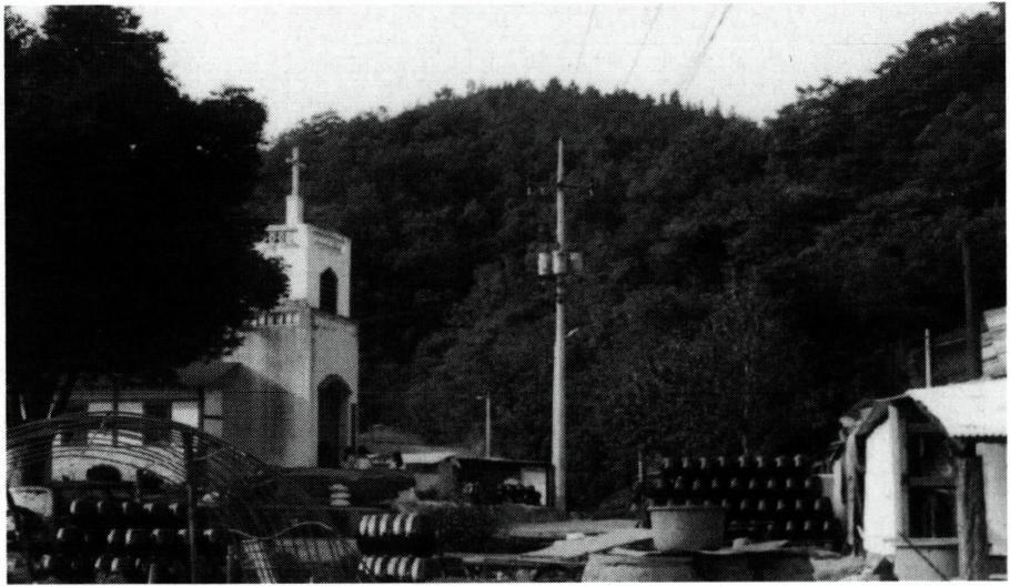 박해 이후에 설립된 충남의 사랑골 공소와 옹기점.