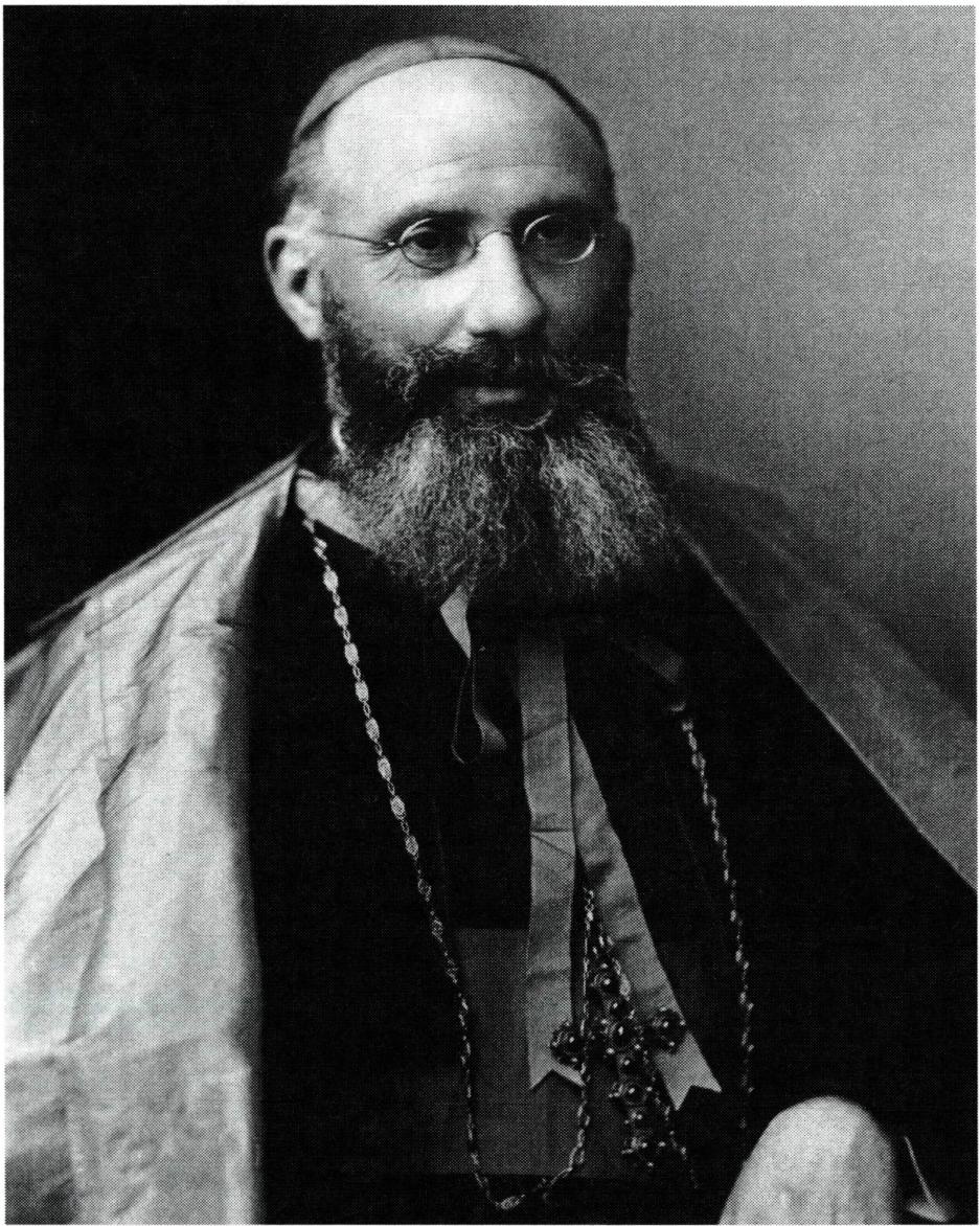 푸마소니 비온디 추기경.