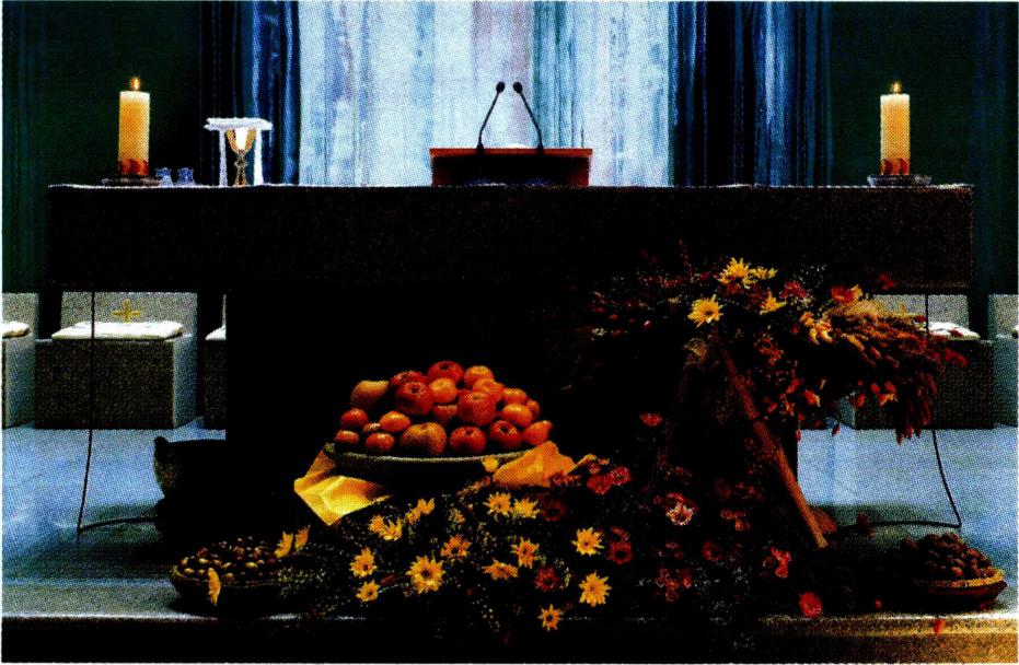 추석 합동 지향 미사를 위해 준비된 제대.