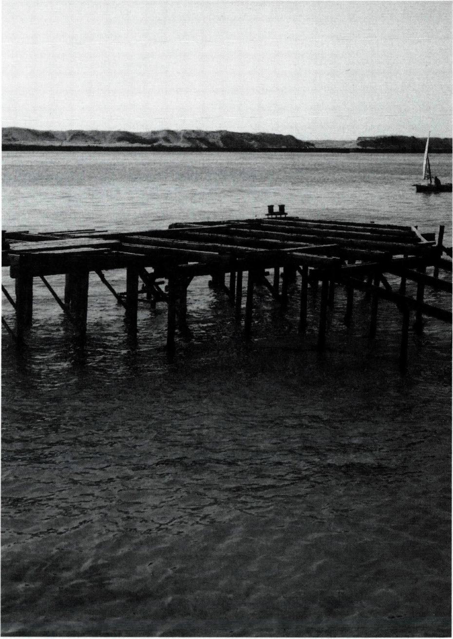 홍해를 가리키는 성서의 몇몇 구절은 수에즈 만과 관련되어 있다.