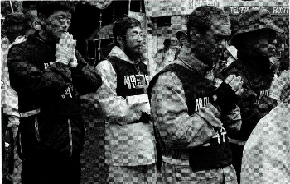 신학이 생태 문제에 기여할 수 있는 것은 자연에 대한 인간의 사고와 행동 방식의 형성에 종교가 중요한 역할을 하기 때문이다(새만금 살리기 삼보 일배)